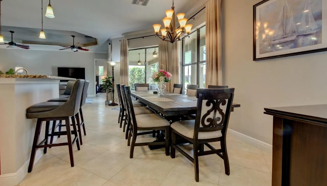 Holiday home Luxury Interior, Relaxing Balcony With Pool! *