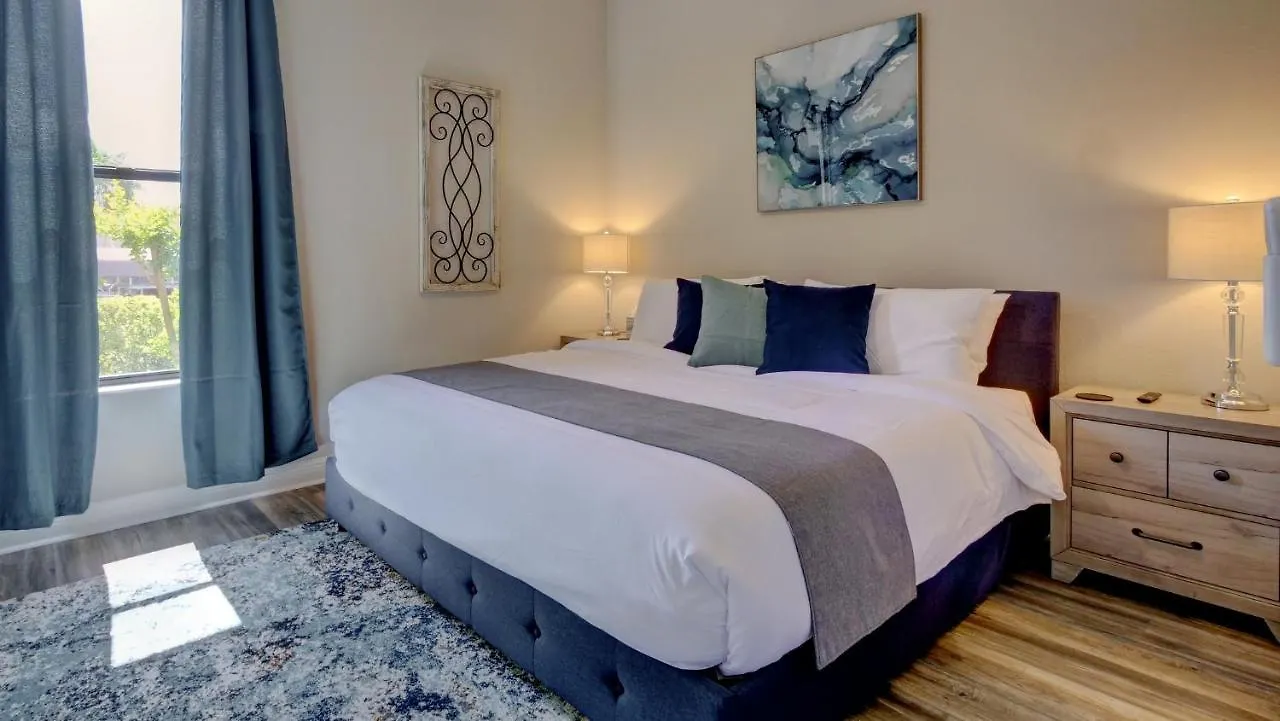 Luxury Interior, Relaxing Balcony With Pool! Holiday home *