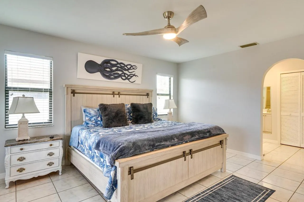 Canalfront With Lanai And Pool! Cape Coral