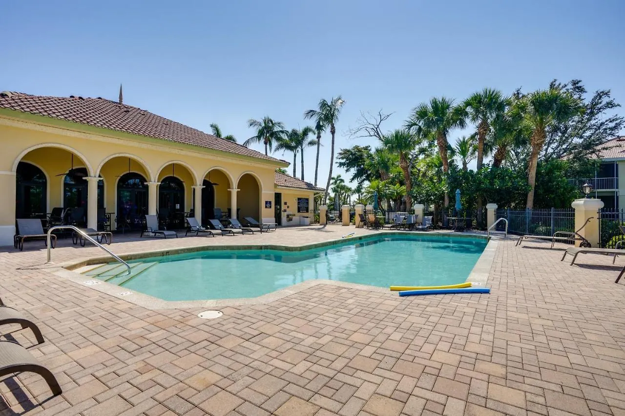 Stunning Cape Harbour With Pool Access! Apartment