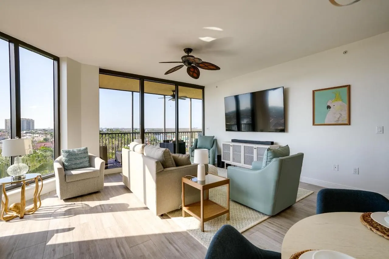Stunning Cape Harbour With Pool Access! Apartment *
