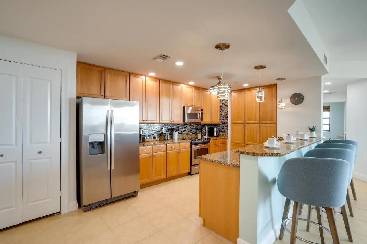 Stunning Cape Harbour With Pool Access! * Cape Coral