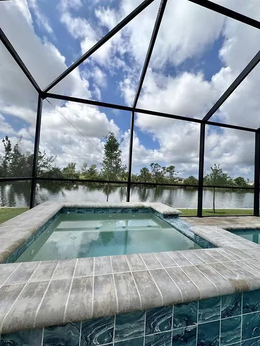 Teal Paradise - Brand New In Nw Cape Pool And Water View Villa Cape Coral