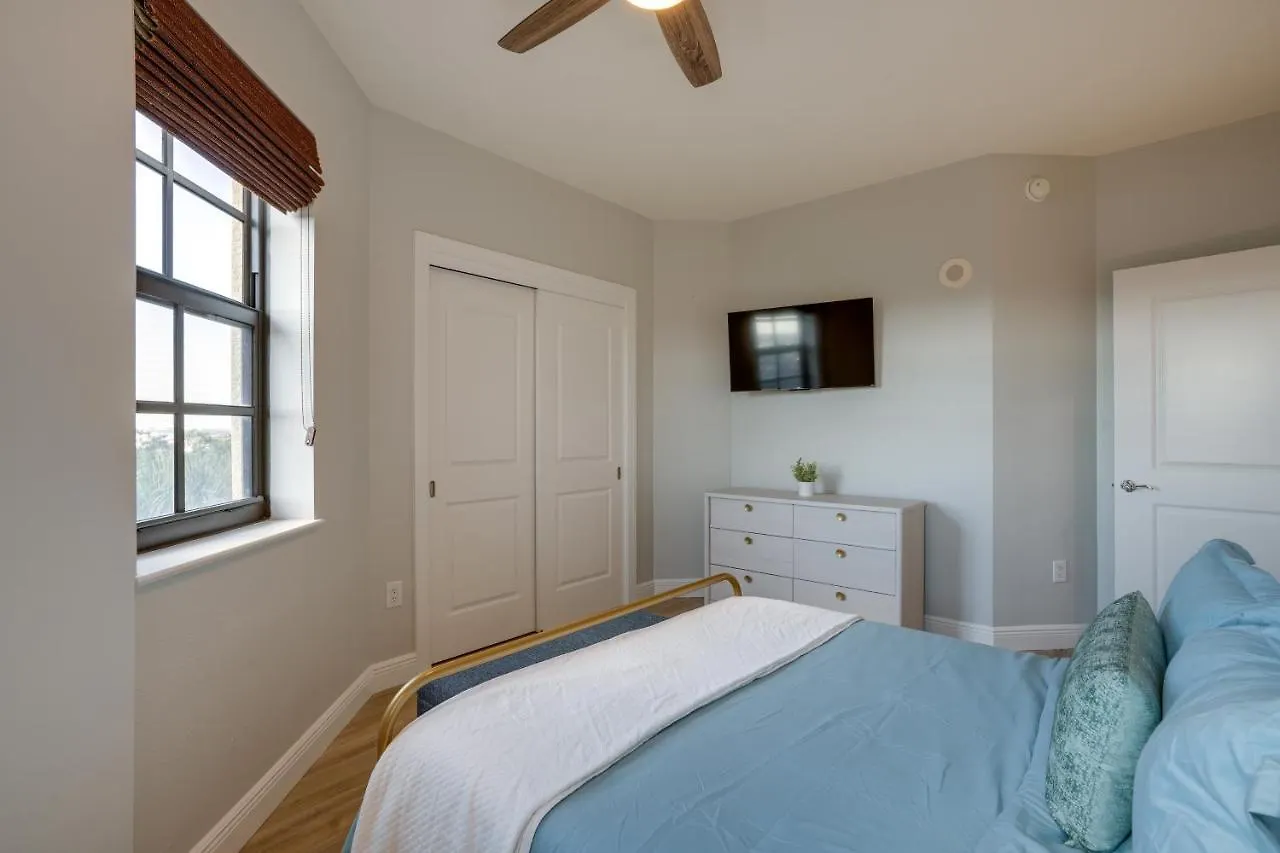 Stunning Cape Harbour With Pool Access! Apartment Cape Coral
