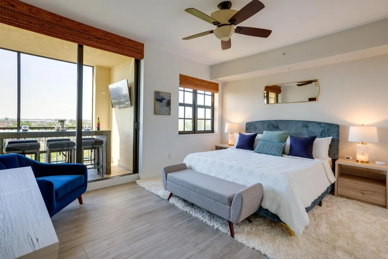 Stunning Cape Harbour With Pool Access! Apartment