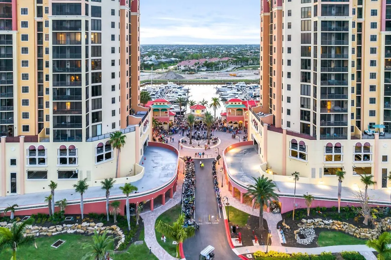 Stunning Cape Harbour With Pool Access! * Cape Coral