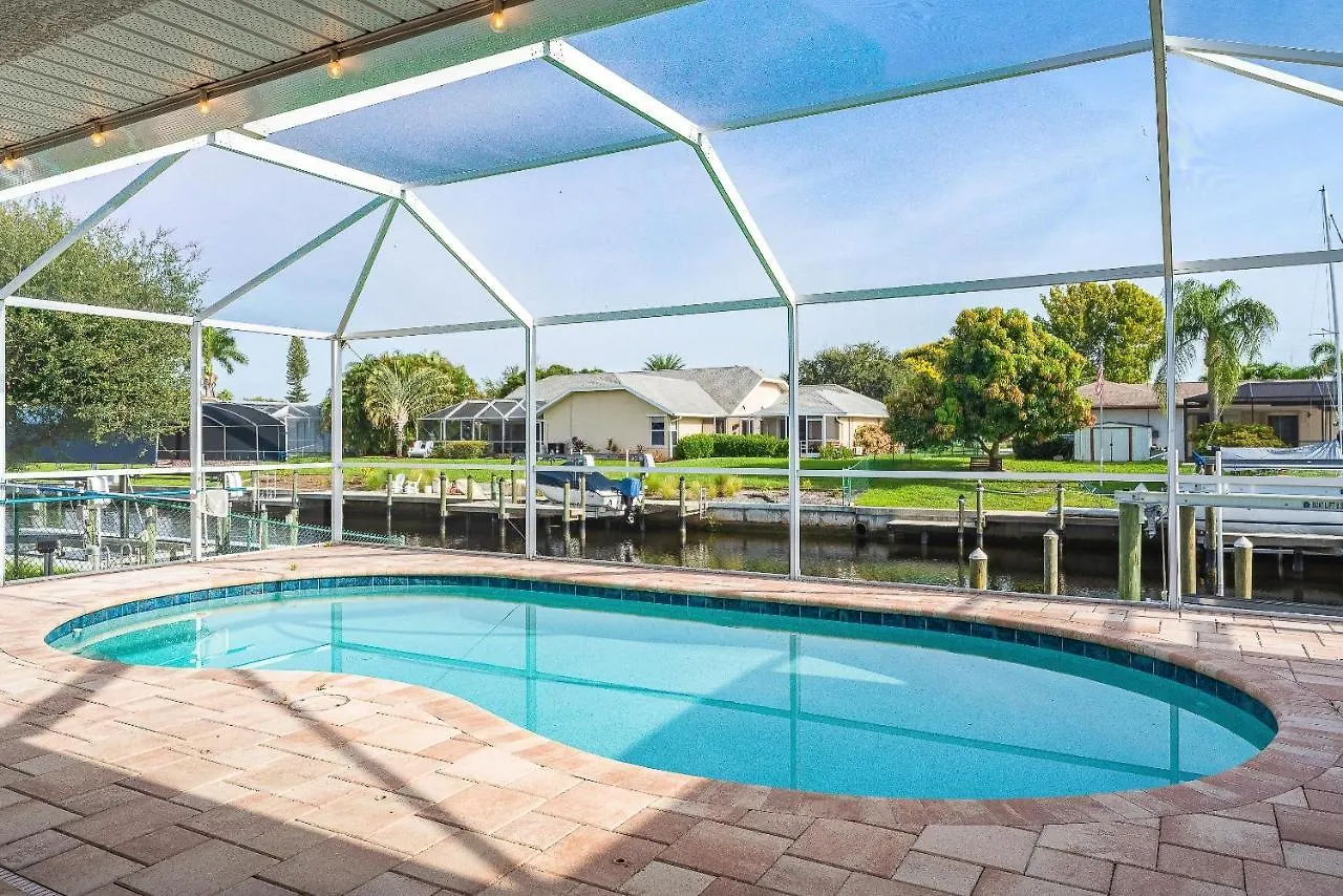 Gulf Access, Pool, Ping Pong & Pool Table, Boat Dock, Sleeps 8-cape Coral Seashells Cape Coral