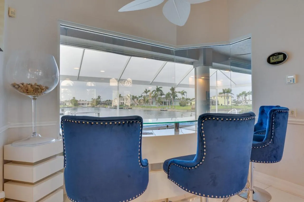 Canal-view Oasis With Grill In Cape Coral! Holiday home