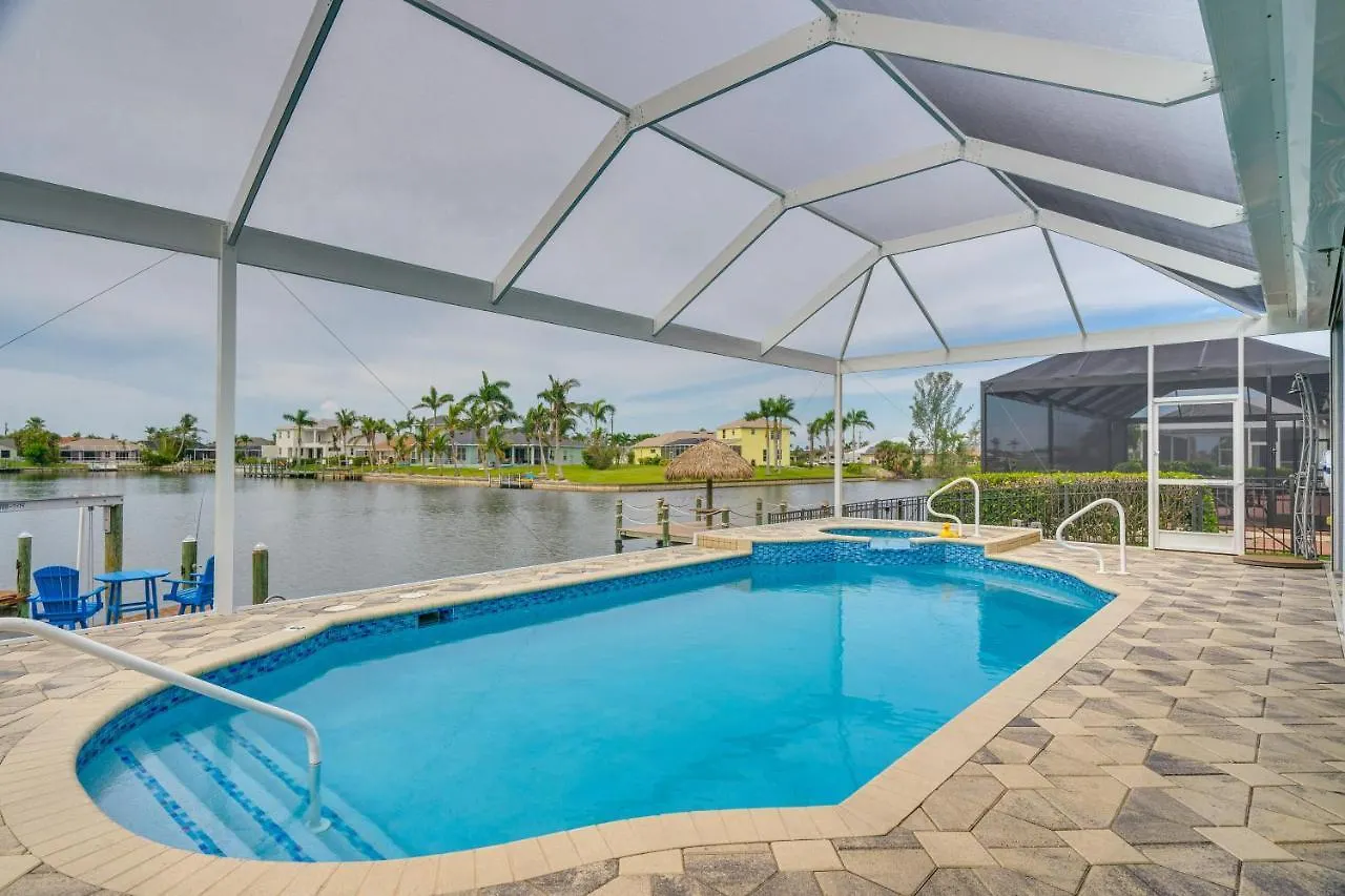 Canal-view Oasis With Grill In Cape Coral! Holiday home *