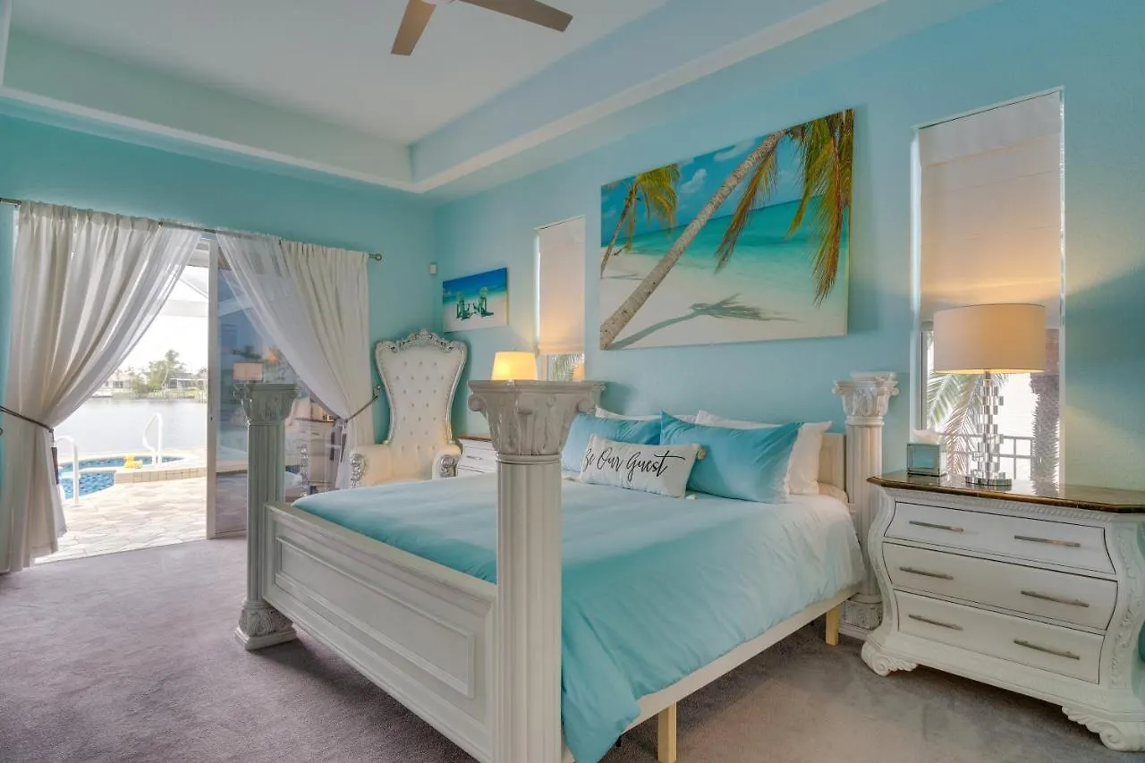 Canal-view Oasis With Grill In Cape Coral! Holiday home Cape Coral