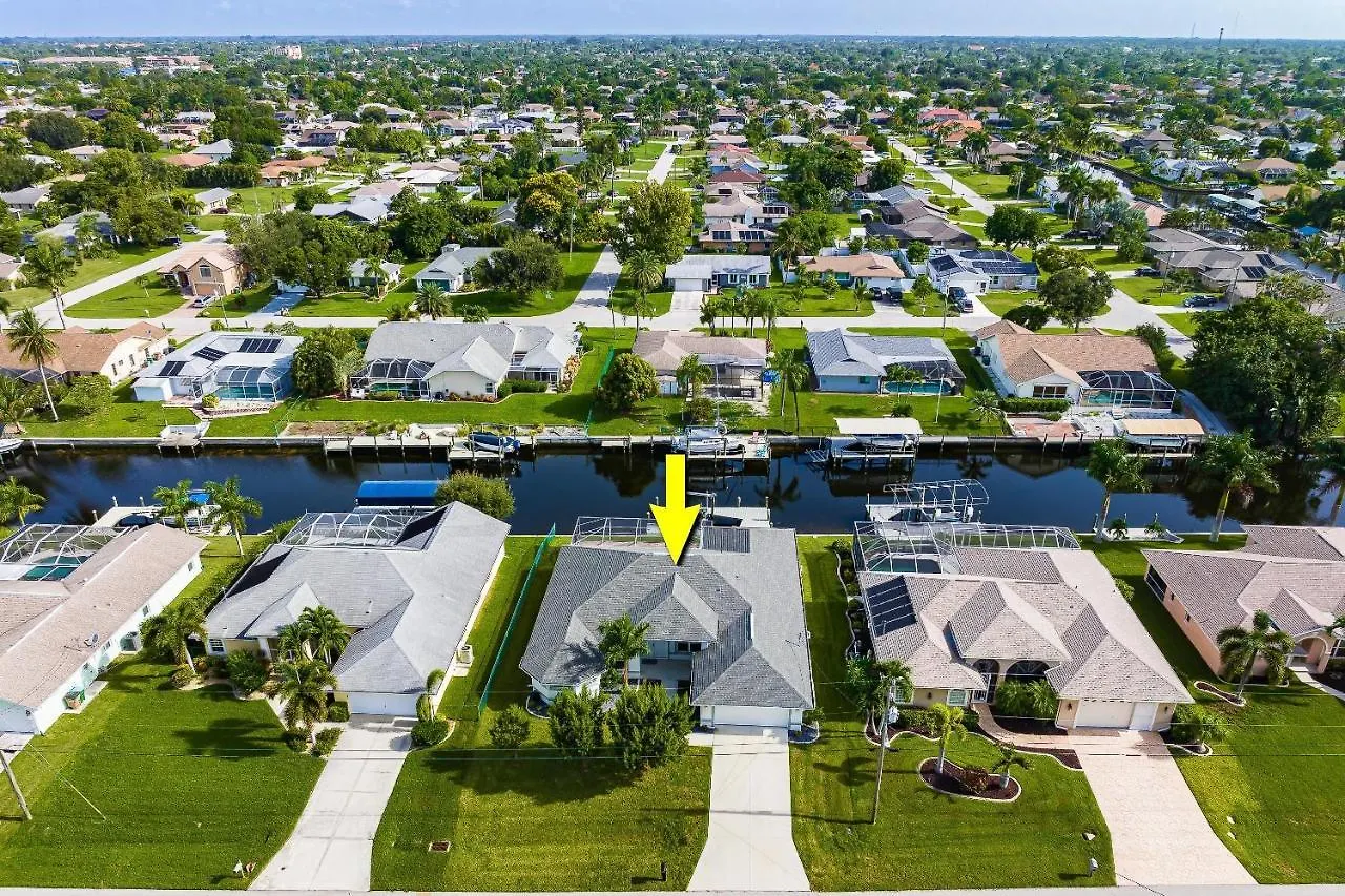 Gulf Access, Pool, Ping Pong & Pool Table, Boat Dock, Sleeps 8-cape Coral Seashells Cape Coral