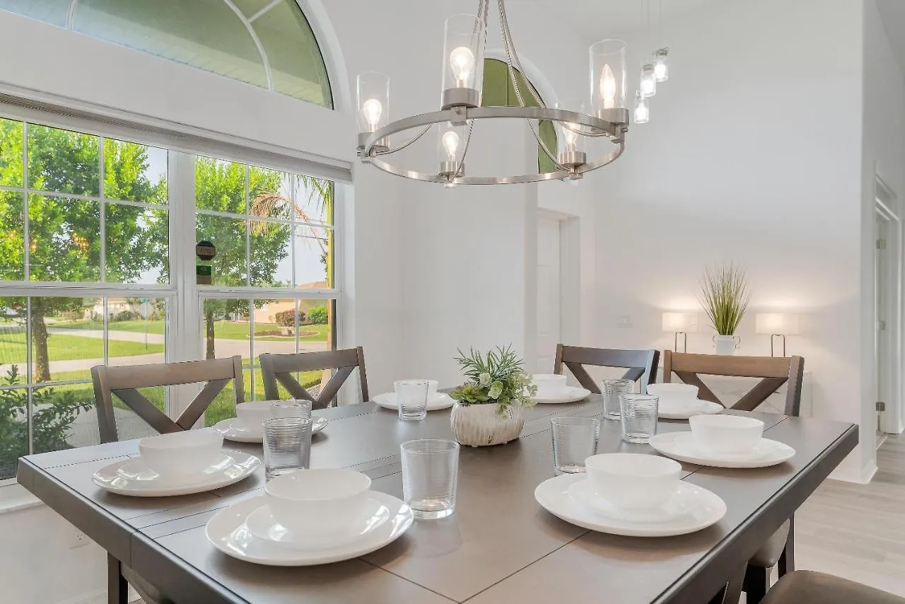 Holiday home Gulf Access, Pool, Ping Pong & Pool Table, Boat Dock, Sleeps 8-cape Coral Seashells Cape Coral