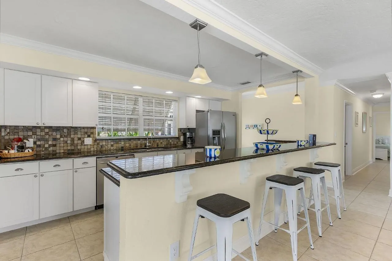 Gulf Access, Heated Pool, Bicycles, Sleeps 8 - Jewel Box - Roelens Vacations Holiday home *