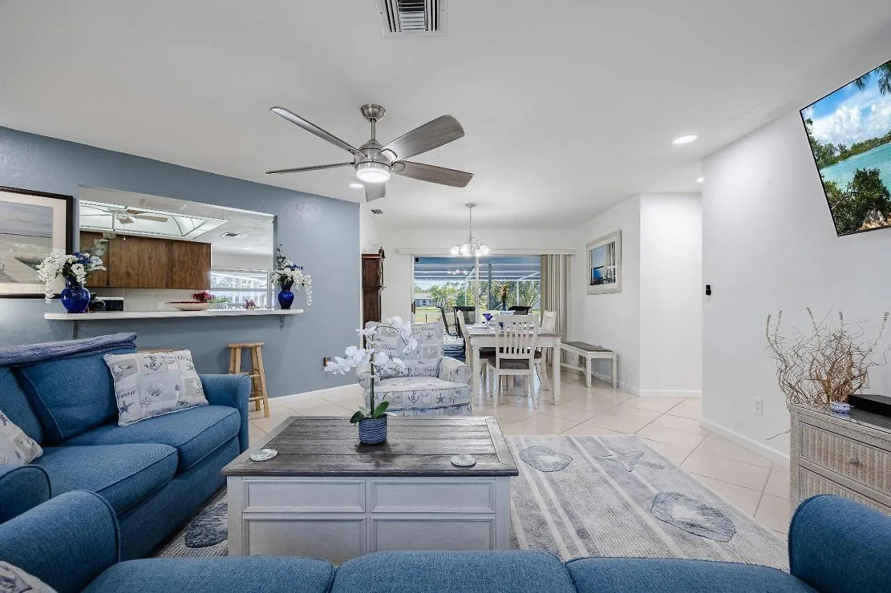 Heated Pool, Sleeps 6 - Paradise By The Pool - Roelens Vacations