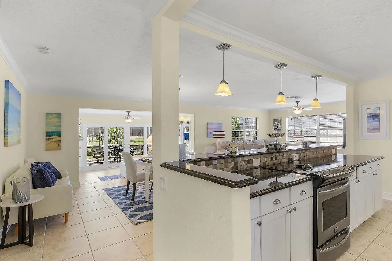 Holiday home Gulf Access, Heated Pool, Bicycles, Sleeps 8 - Jewel Box - Roelens Vacations