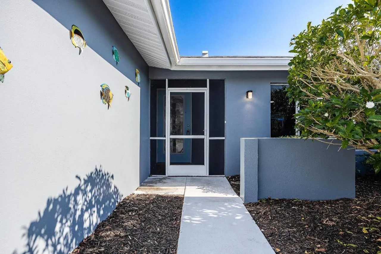 Heated Pool, Sleeps 6 - Paradise By The Pool - Roelens Vacations Holiday home *