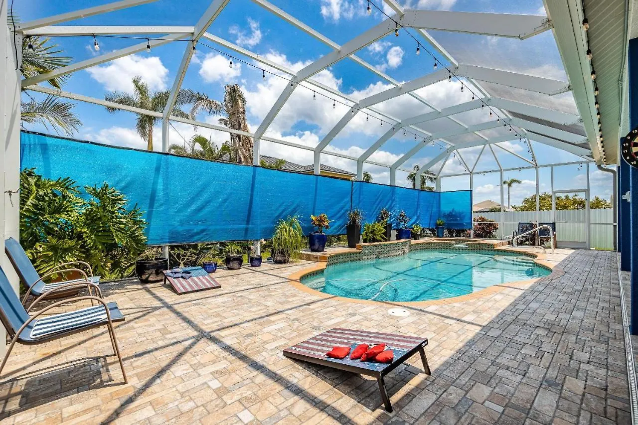 Heated Pool, Cornhole, Dart Board, Sleeps 8! - Lerato *