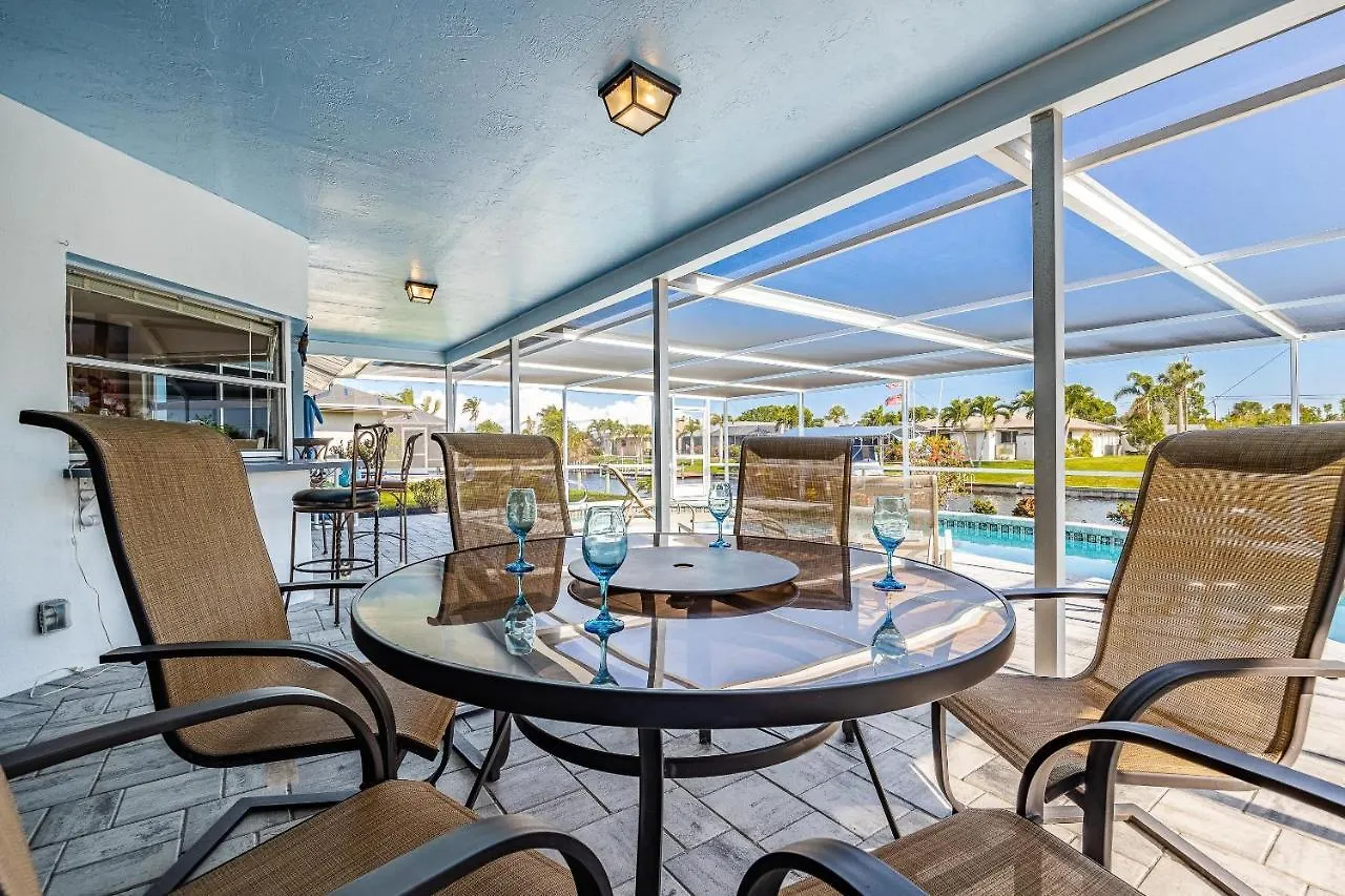 Holiday home Heated Pool, Sleeps 6 - Paradise By The Pool - Roelens Vacations Cape Coral