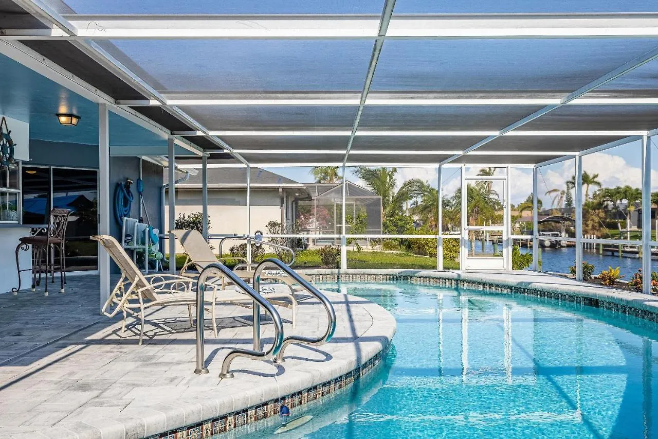 Holiday home Heated Pool, Sleeps 6 - Paradise By The Pool - Roelens Vacations *