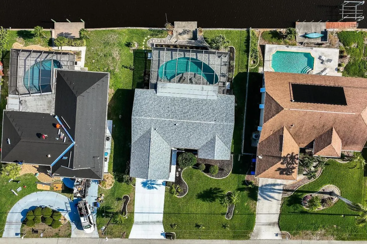 Heated Pool, Sleeps 6 - Paradise By The Pool - Roelens Vacations