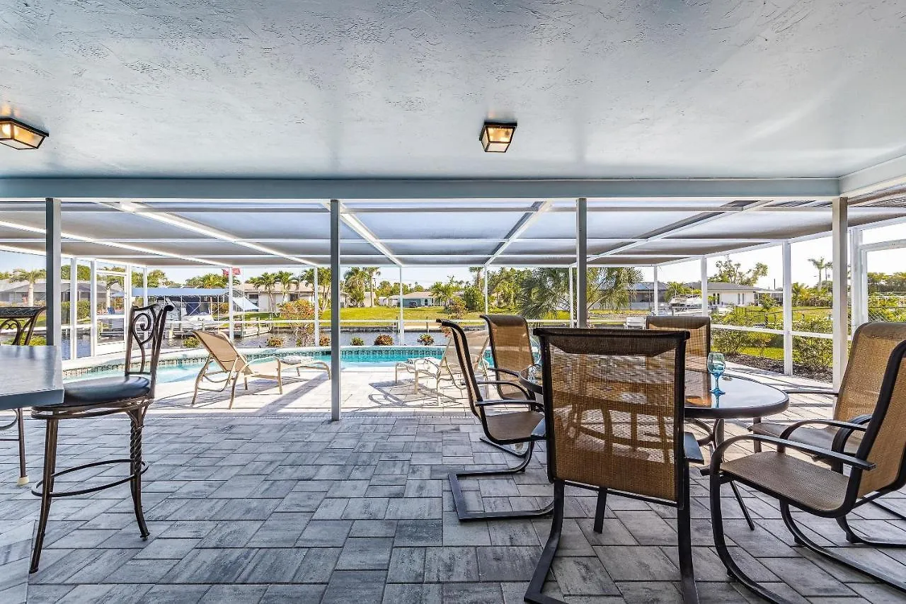 Holiday home Heated Pool, Sleeps 6 - Paradise By The Pool - Roelens Vacations *