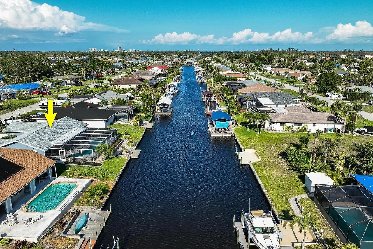 Heated Pool, Sleeps 6 - Paradise By The Pool - Roelens Vacations