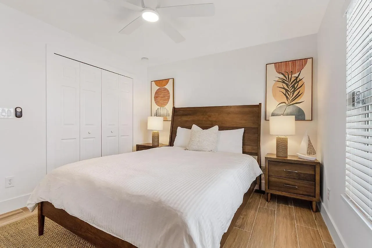 Brand New Home, Heated Pool, Sleeps 8 - Kayo Kosta - Roelens Vacations * Cape Coral