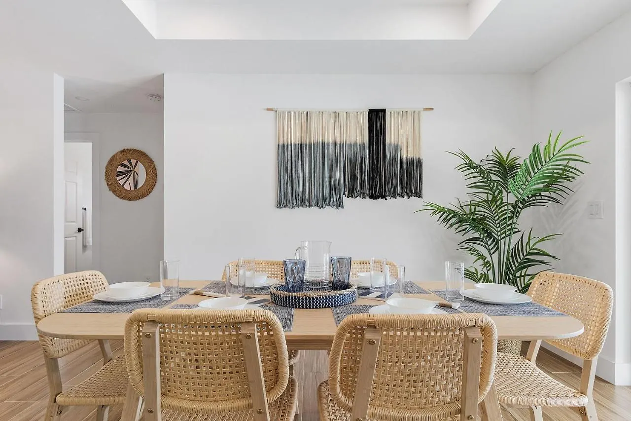 Brand New Home, Heated Pool, Sleeps 8 - Kayo Kosta - Roelens Vacations Cape Coral