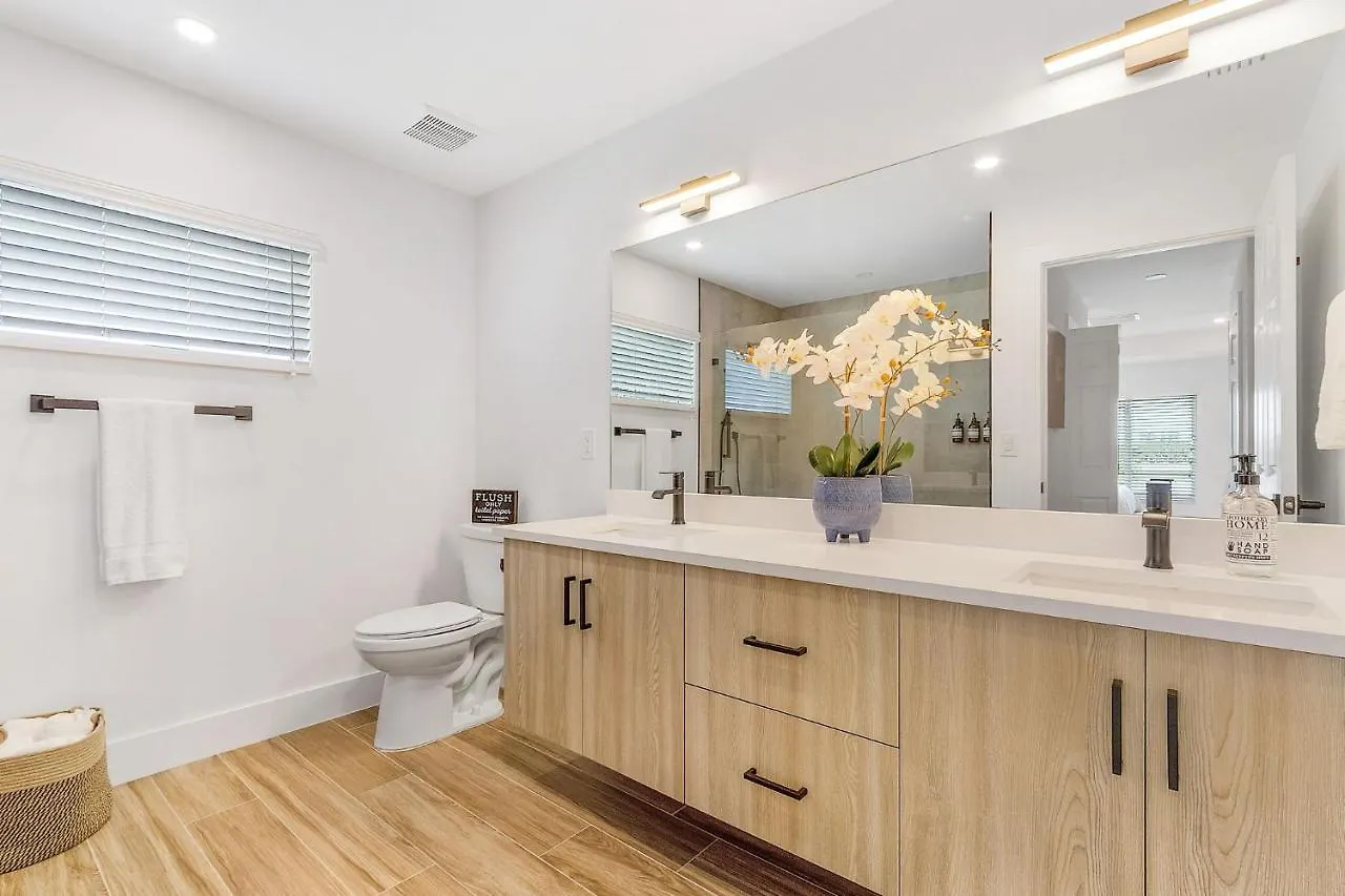 Brand New Home, Heated Pool, Sleeps 8 - Kayo Kosta - Roelens Vacations Cape Coral