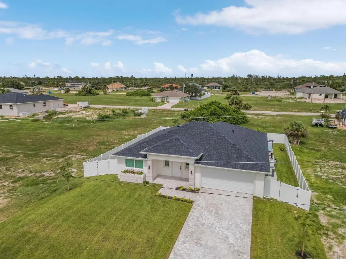 Brand New Home, Heated Pool, Sleeps 8 - Kayo Kosta - Roelens Vacations * Cape Coral