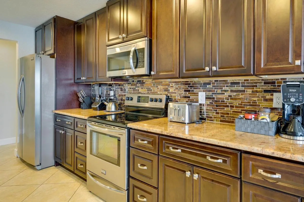 Holiday home Lakefront Oasis With Kayaks And Pool! Cape Coral