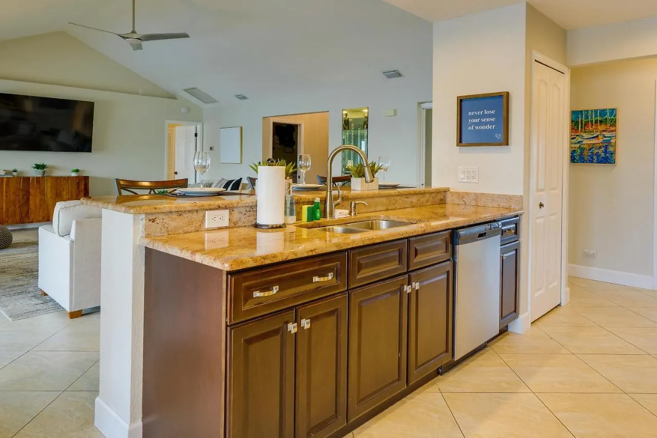 Holiday home Lakefront Oasis With Kayaks And Pool! *