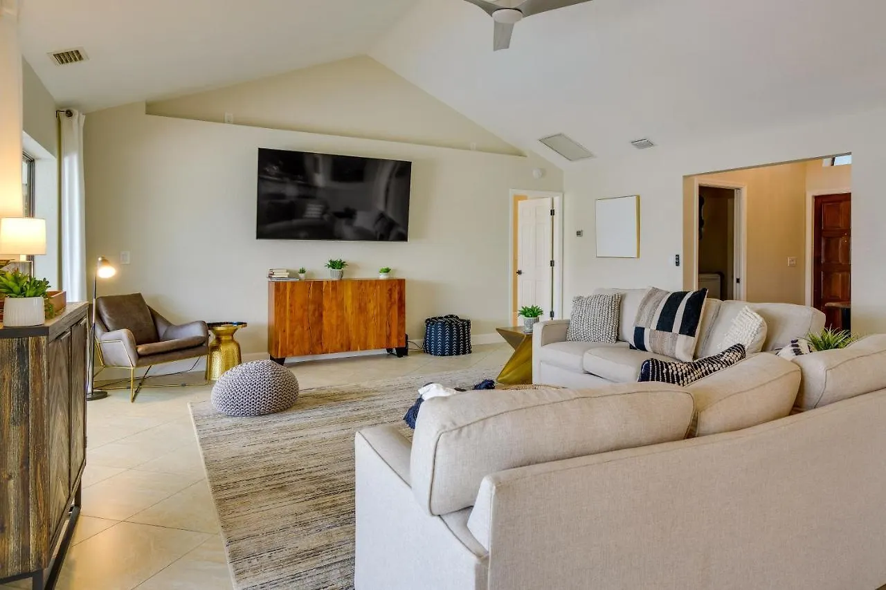 Holiday home Lakefront Oasis With Kayaks And Pool! *
