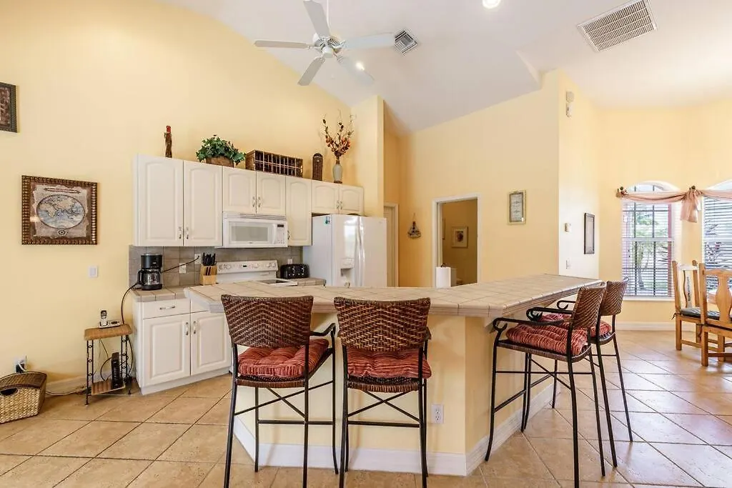 Maxos - Boaters Dream 4br/3 Bath Pool / Villa