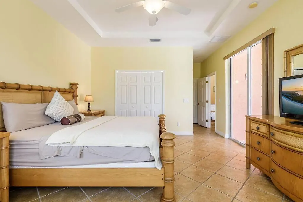Villa Maxos - Boaters Dream 4br/3 Bath Pool / *