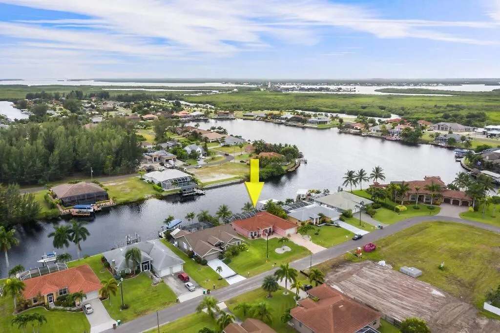 Villa Maxos - Boaters Dream 4br/3 Bath Pool /