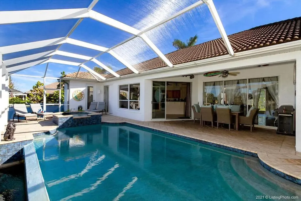 Bremen - Pool / Cape Coral