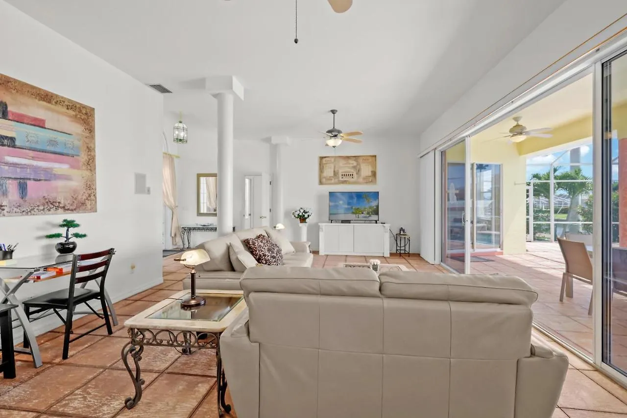 Holiday home Quiet And Relaxing Waterfront Paradise With Direct Access To The Gulf Of Mexico, Just For Sun