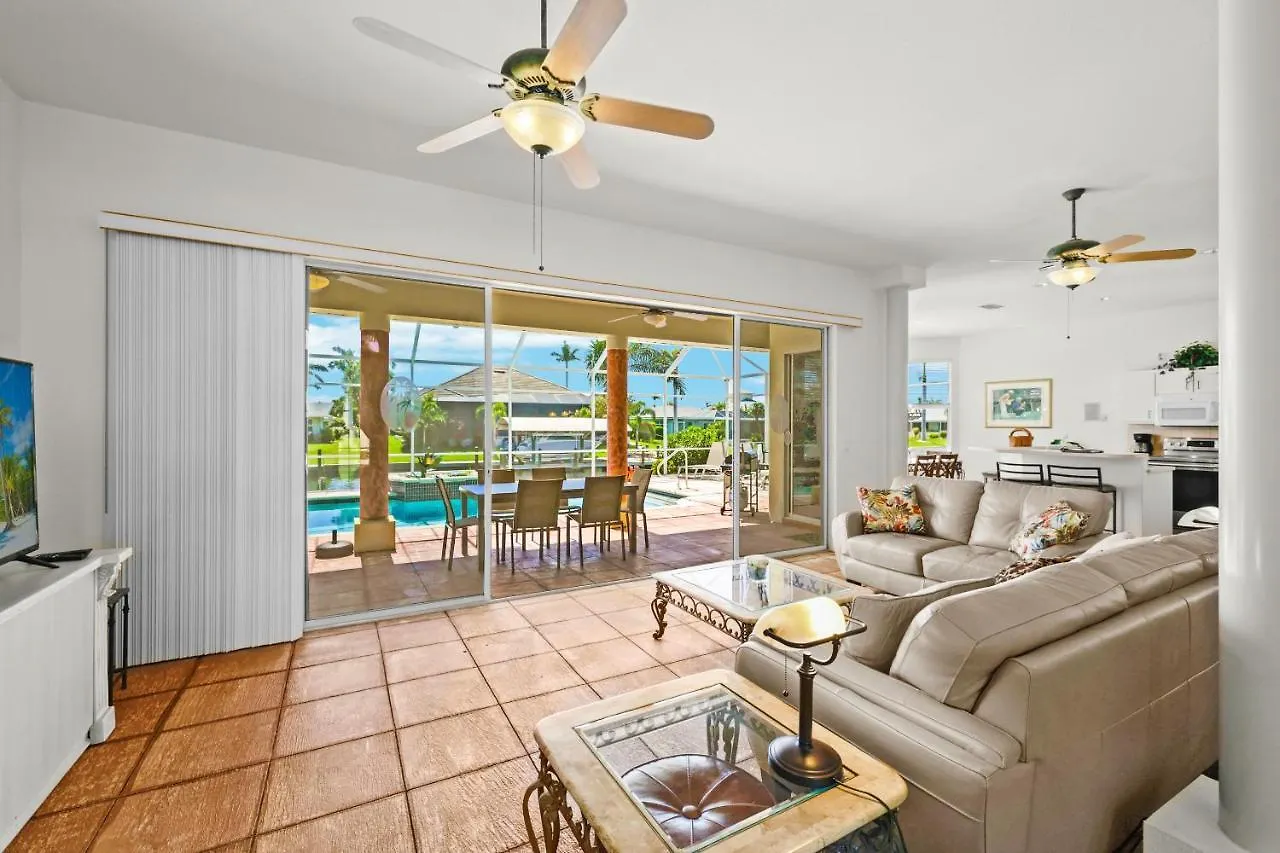 Quiet And Relaxing Waterfront Paradise With Direct Access To The Gulf Of Mexico, Just For Sun *