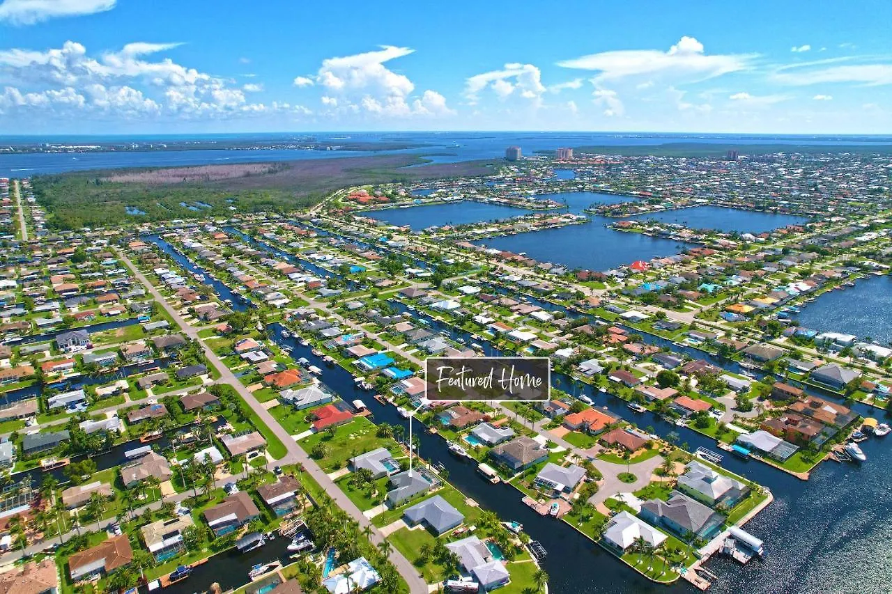 Quiet And Relaxing Waterfront Paradise With Direct Access To The Gulf Of Mexico, Just For Sun Holiday home *