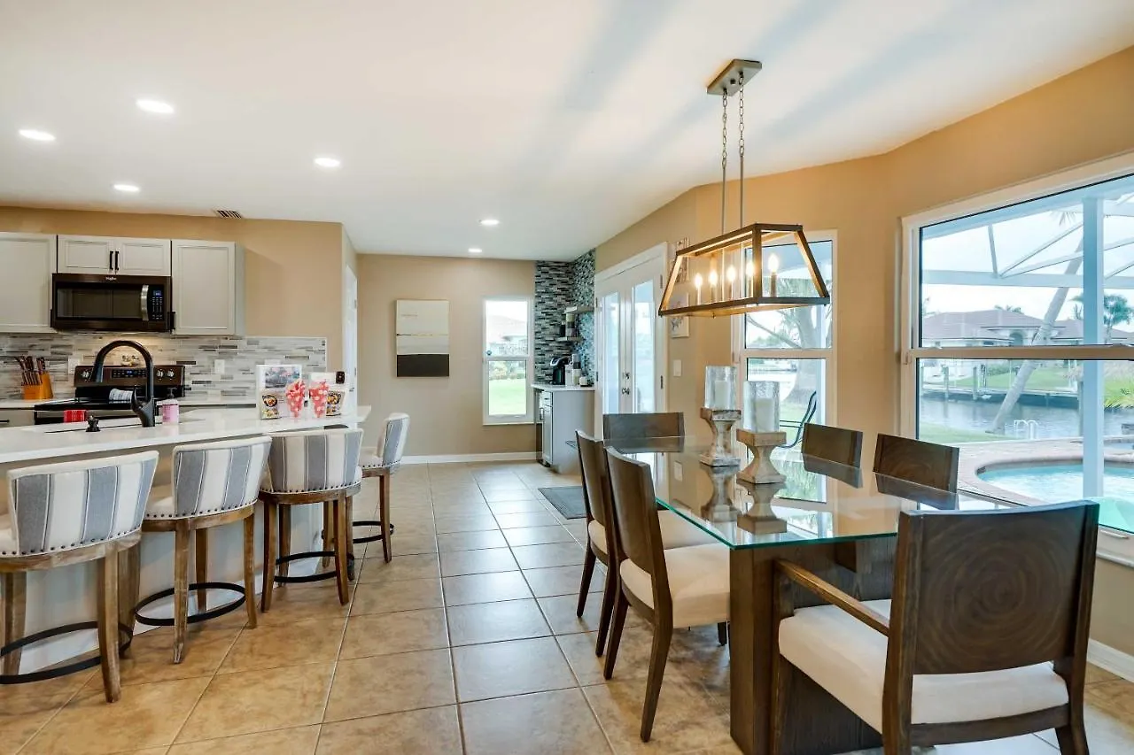 Holiday home Family With Outdoor Oasis In Cape Coral! Cape Coral