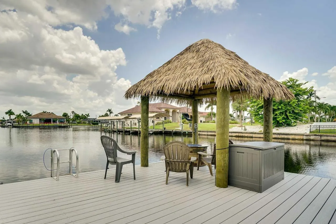 Holiday home Family With Outdoor Oasis In Cape Coral!
