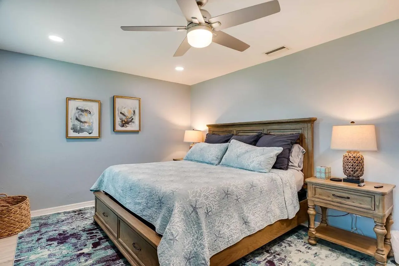 Holiday home Family With Outdoor Oasis In Cape Coral! Cape Coral