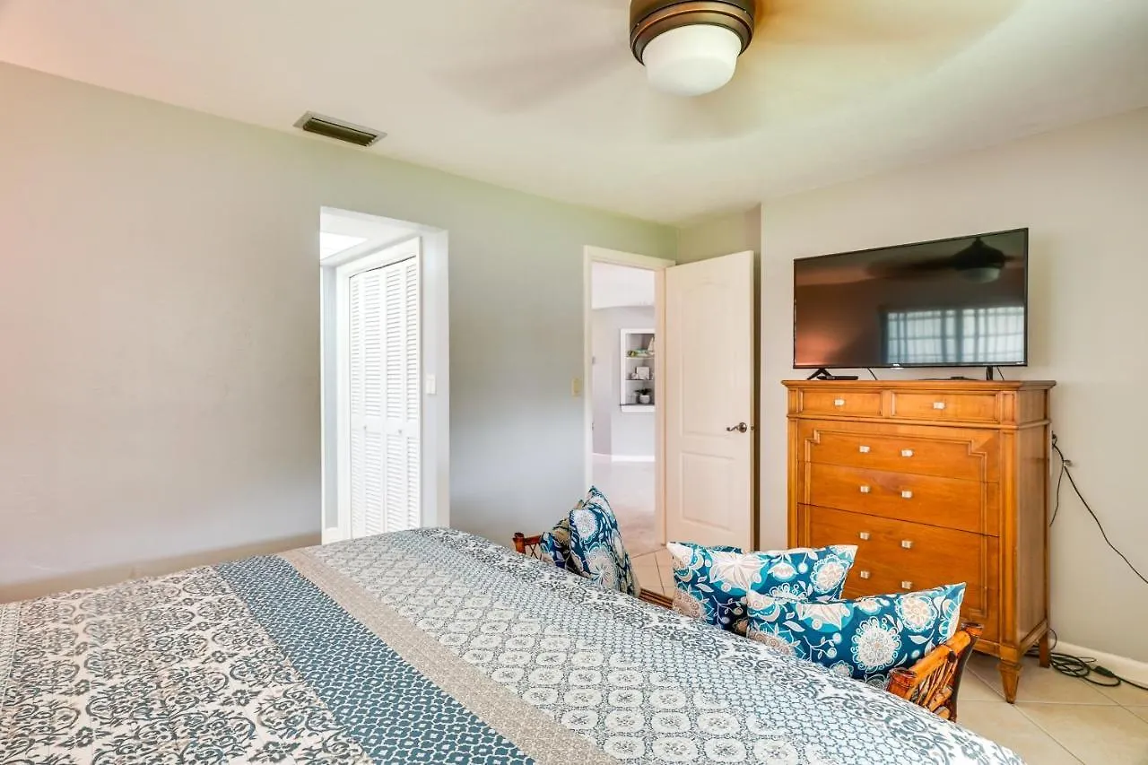 Holiday home Waterfront Oasis With Boat Dock And Lanai! *