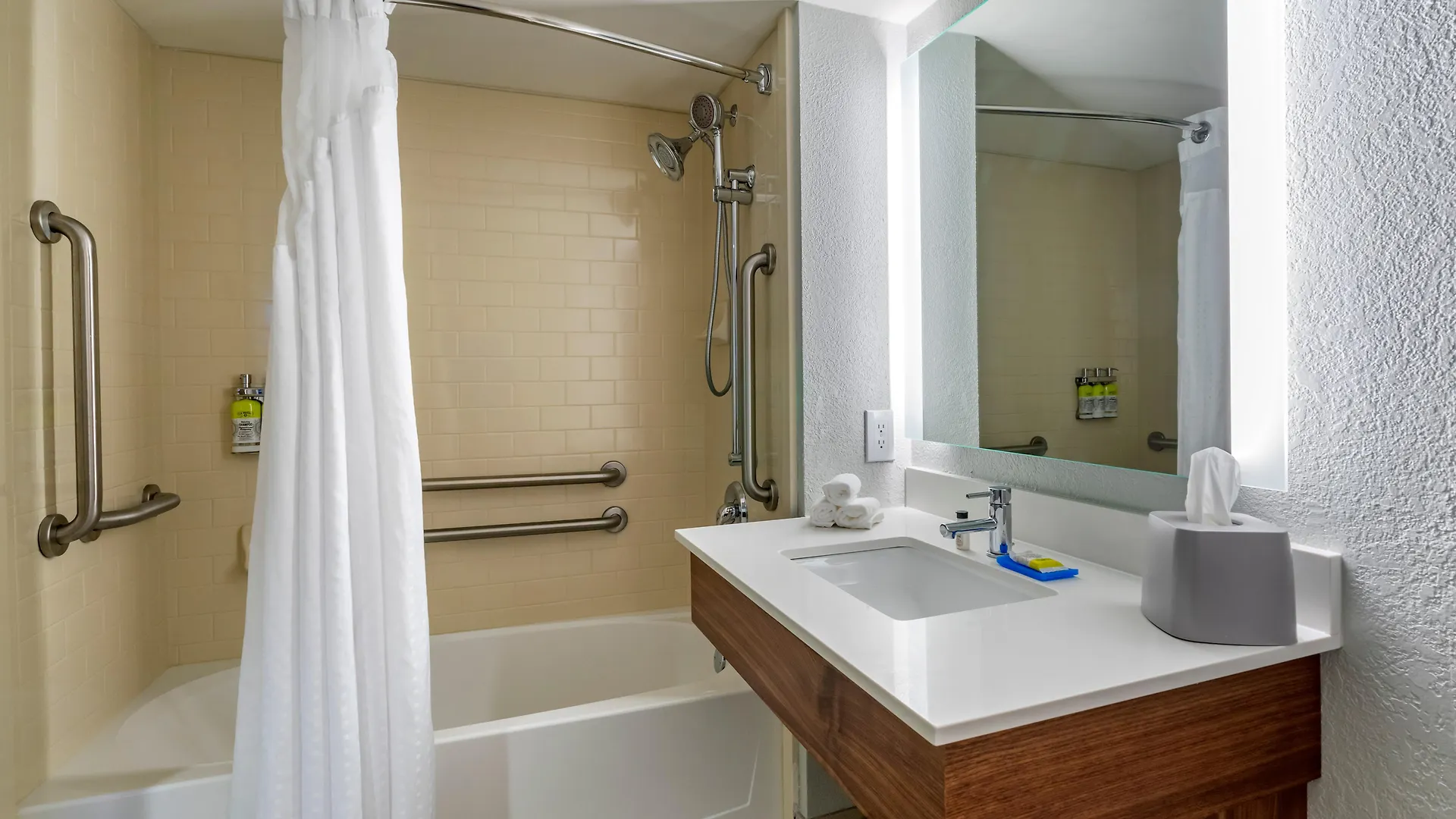 Express Cape Coral-fort Myers Area By Ihg Cape Coral