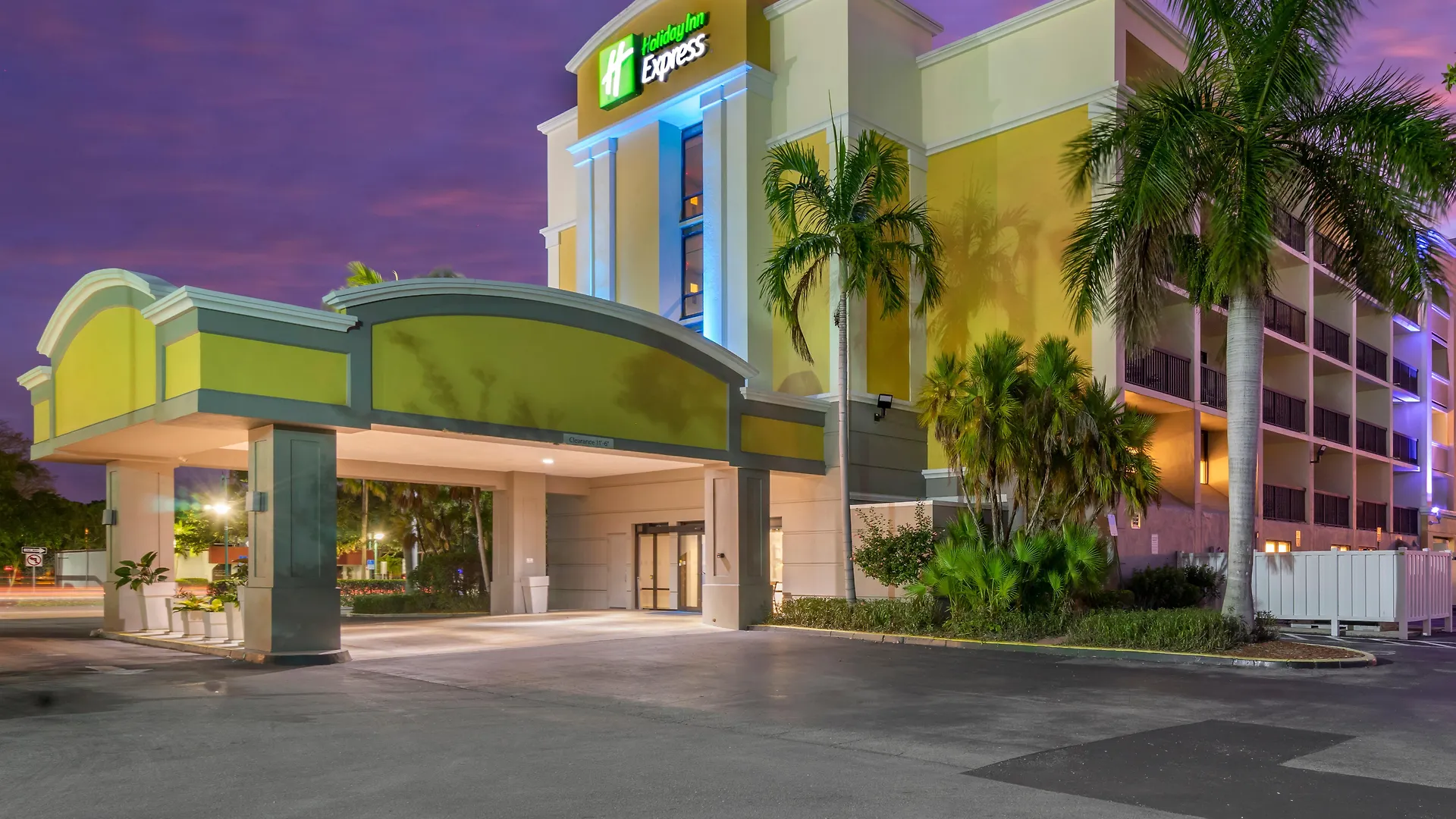 Express Cape Coral-fort Myers Area By Ihg Hotel Cape Coral
