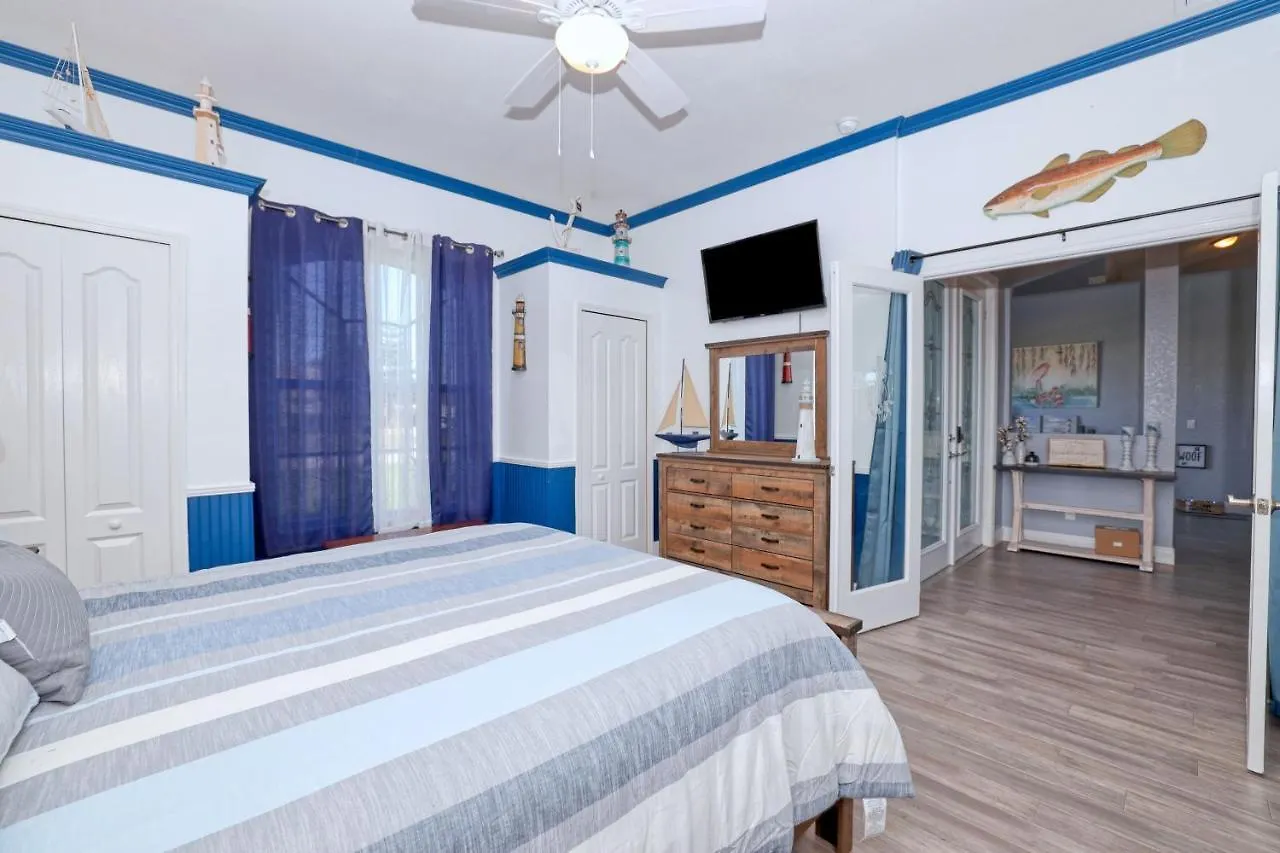Seaside Escape: Gulf-front Paradise With Boat Lift Cape Coral