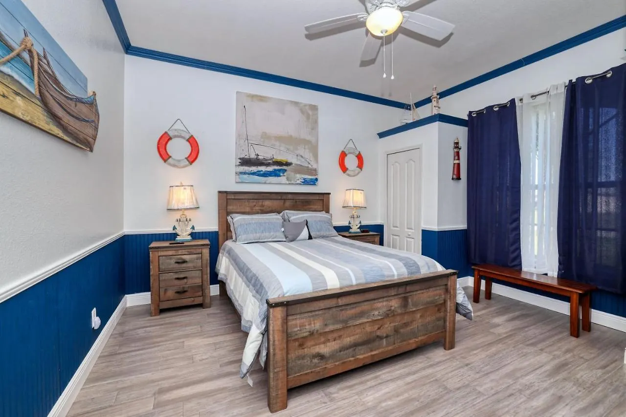 Seaside Escape: Gulf-front Paradise With Boat Lift *