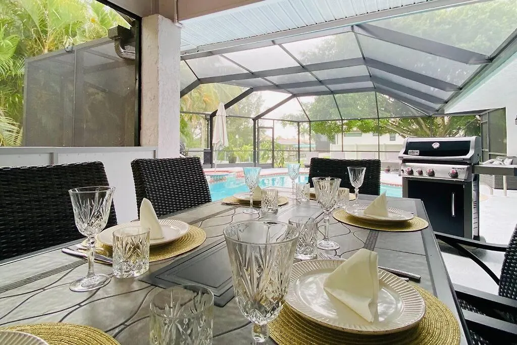 Casa De Emma - A 3-bed Gulf Access Vacation * Cape Coral