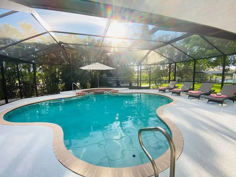Casa De Emma - A 3-bed Gulf Access Vacation * Cape Coral